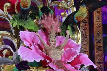 Gala de la Gran Dama del Carnaval capitalino 2022/Antonio Alí y Lpcarnaval.